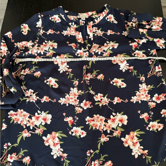 Summer blouse - Picture 9 of 9